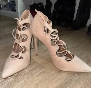Steve Madden Keenton Lace-Up Pumps thumbnail 1