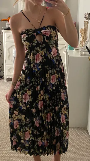 Radiant Drama Black Floral Print Pleated Halter Mid Dress thumbnail 5