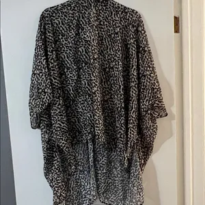 Hayden Leopard Print Cardigan in Black and Cream thumbnail 5