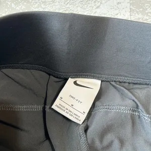Nike Women's Charcoal Pants thumbnail 4