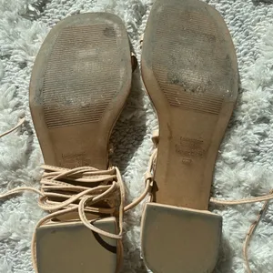 Jeffrey Campbell Agate Leather Low Block Heel Wrap Up Sandals thumbnail 9