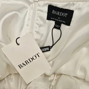 Bardot Mini‎ Bow Dress in Shimmer White Size US XL Cocktail Bridal Statement NEW thumbnail 10