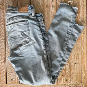👖American Eagle High-Waisted Jegging Distressed Skinny Jeans👖 ~4 thumbnail 3