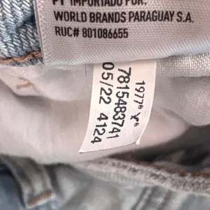 American Eagle Ripped Mom Jeans in Indigo Shatter Size 8 thumbnail 11