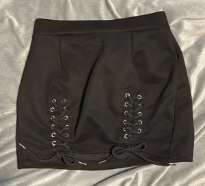 Vestidos Vertigo’s black skirt thumbnail 1