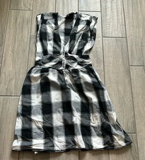 Guess black and white dress thumbnail 1