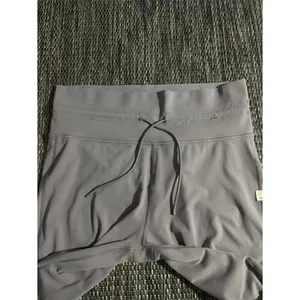 Vuori Daily Legging High Rise Lightweight Purple thumbnail 3