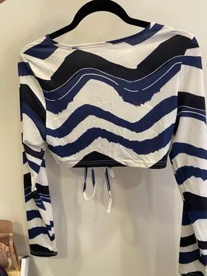 SheIn Long Sleeve Crop Top thumbnail 3