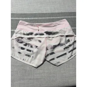 Lululemon Speed Up Shorts Size 4 Pink White Black Abstract Print Low Rise 2.5in thumbnail 2