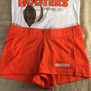 Bin 33 #92 Hooters Girl Worn Super Sexy Uniform Tank & Shorts From Fresno CA XS thumbnail 2