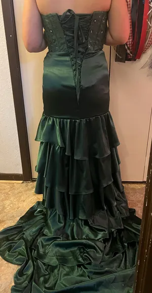 Emerald Green Prom dress Size L thumbnail 2