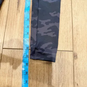 Spanx Black Camo Seamless Leggings Size Small High Waist Sculpting Athleisure thumbnail 5