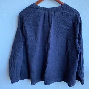 Old Navy Lightweight Dotted V Neck Blouse Top Shirt Work Casual Large thumbnail 3