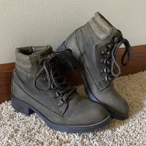 Steve Madden Leather Boots thumbnail 1