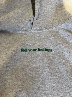 Gray 'feel your feelings' Men's Hoodie Sweatshirt thumbnail 2