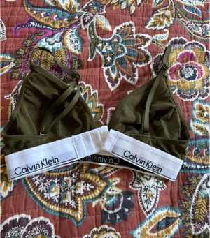 Calvin Klein Bralette thumbnail 2