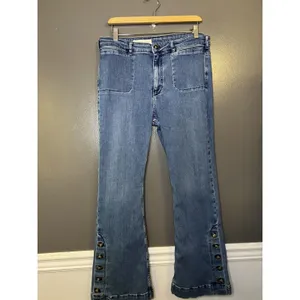 Pilcro Jeans Womens 32P Medium Wash Blue Flare Button Hem Stretch Denim thumbnail 2