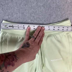 ALPHALETE Essential Core Womens Athletic Shorts Size‎ Medium Pockets Green New thumbnail 5