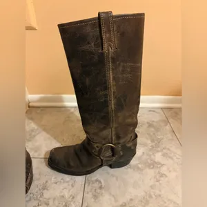 Frye Harness 15R Leather Boots in Chocolate thumbnail 9