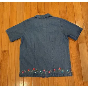 Denim & Co. Shirt Jacket Womens M Blue Denim Full Zip Short Sleeve Floral thumbnail 6