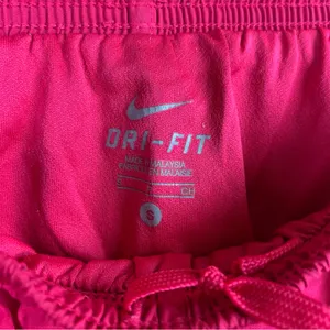 Nike Women's‎ Pink and Purple Shorts thumbnail 7