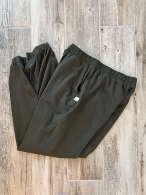 Vuori Boyfriend Sweatpants Size Small Kale Like New thumbnail 10