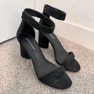 Jeffrey Campbell Laura Heels Size 6.5 Black Croc Ankle Strap Sandal Classic Chic thumbnail 3