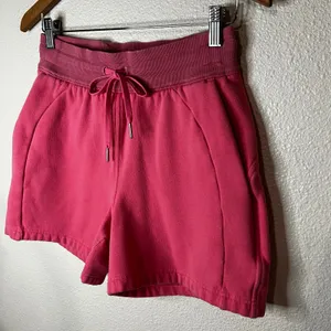 Lululemon Scuba High-Rise Short 5" sakura pink WOMENS 6 thumbnail 2