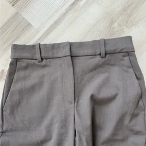 H&M Women’s Slacks thumbnail 3