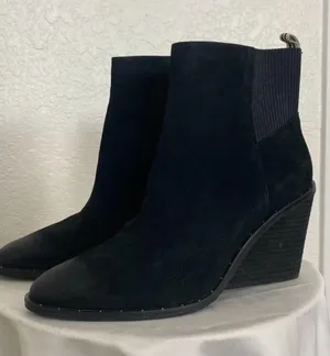 Dr. Scholl’s comfort size 10 Women’s Black Suede leather Wedge Ankle Boot cute thumbnail 1