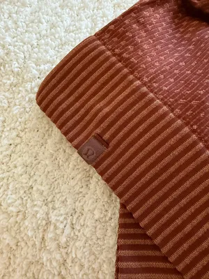 Lululemon shirt thumbnail 4