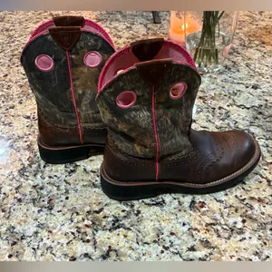 Women’s Ariat Brown and Pink Western Boots Size 8 thumbnail 3