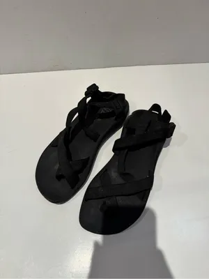Classic Black Strappy Hiking Outdoor Sandals - Size 9 thumbnail 2