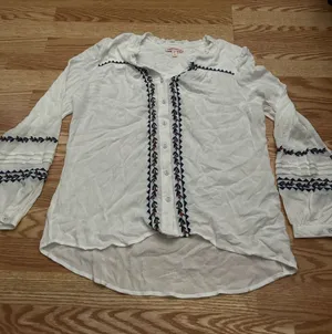 White blouse Size M thumbnail 1