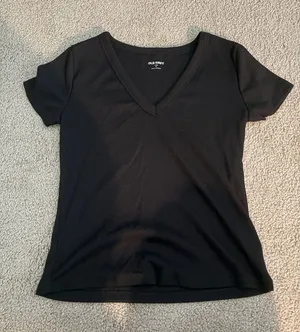 Black V-Neck Old Navy Top thumbnail 1