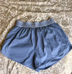 Alo Yoga Shorts Match Point thumbnail 2