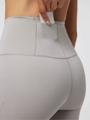 Vuori High-Rise Pocket Legging in Light Gray Size S thumbnail 6