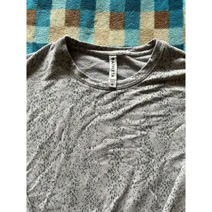 Athleta Long Sleeve Shirt Womens Sz Medium Gray Heathered Rayon Blend‎ Sweater thumbnail 2