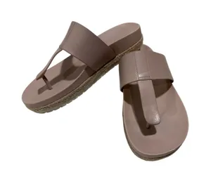Vince Camuto VP Jazlie Leather Platform Sandals 9 GUC thumbnail 1