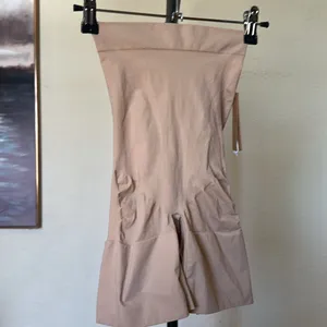 Skims Everyday Sculpt Short Sand Size M Clay‎ thumbnail 4
