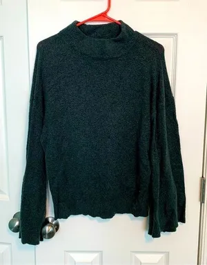 BP size small‎ deep green sweater bell style sleeves thumbnail 1