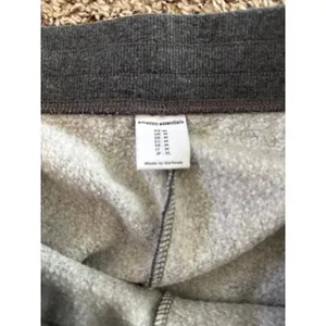 Amazon Essentials Women's Gray Sweat Shorts Size Medium‎ thumbnail 4