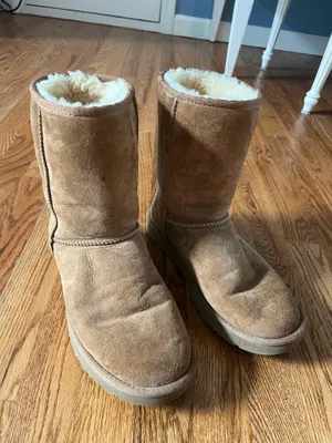 UGG Boots thumbnail 2