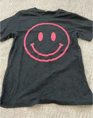 Smiley face tee shirt Gray thumbnail 1