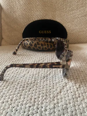 Guess Sunglasses thumbnail 2