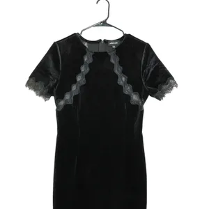 Sugar Lips Black Velvet Lace Trim Mini Dress Short Sleeve Sheath Romantic Gothic thumbnail 2