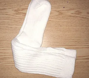 #4 NEW HOOTERS GIRLS UNIFORM WHITE XL LENGTH SCRUNCHIE SOCKS O/S with Flaw thumbnail 7