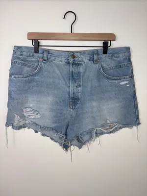 Free People We The Free Now Or Never Denim Shorts Women’s Size 33 Distressed thumbnail 2