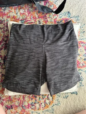 Lululemon Align Shorts 6” size 10 thumbnail 2