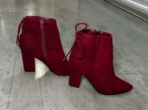 Boots Red Size 7.5 thumbnail 1
